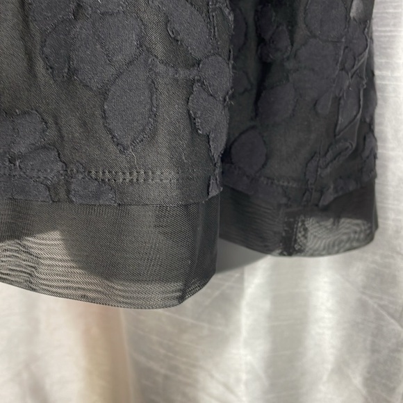 EVRI Women’s 3X Black Semi Sheer Textured  Floral V Neck Short Sleeve Top - Picture 4 of 7